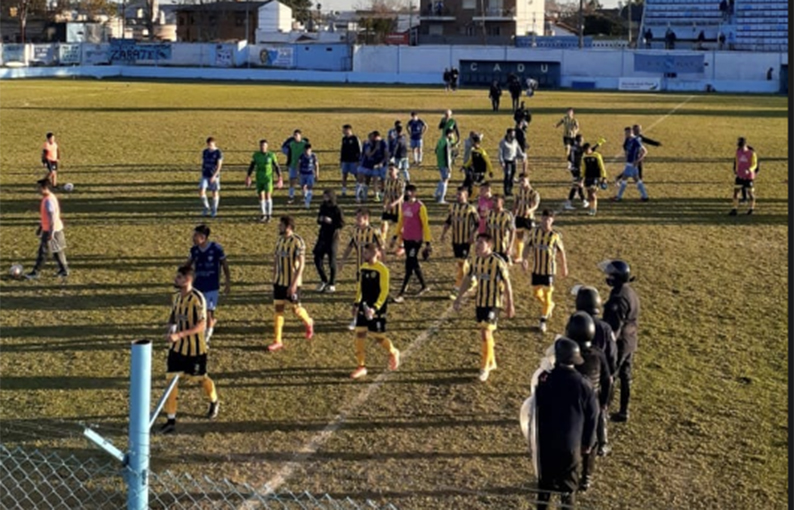 DEFENSORES UNIDOS: Dura derrota en Villa Fox le infringió Flandria, en el partido más importante del Apertura - Vimarsana News